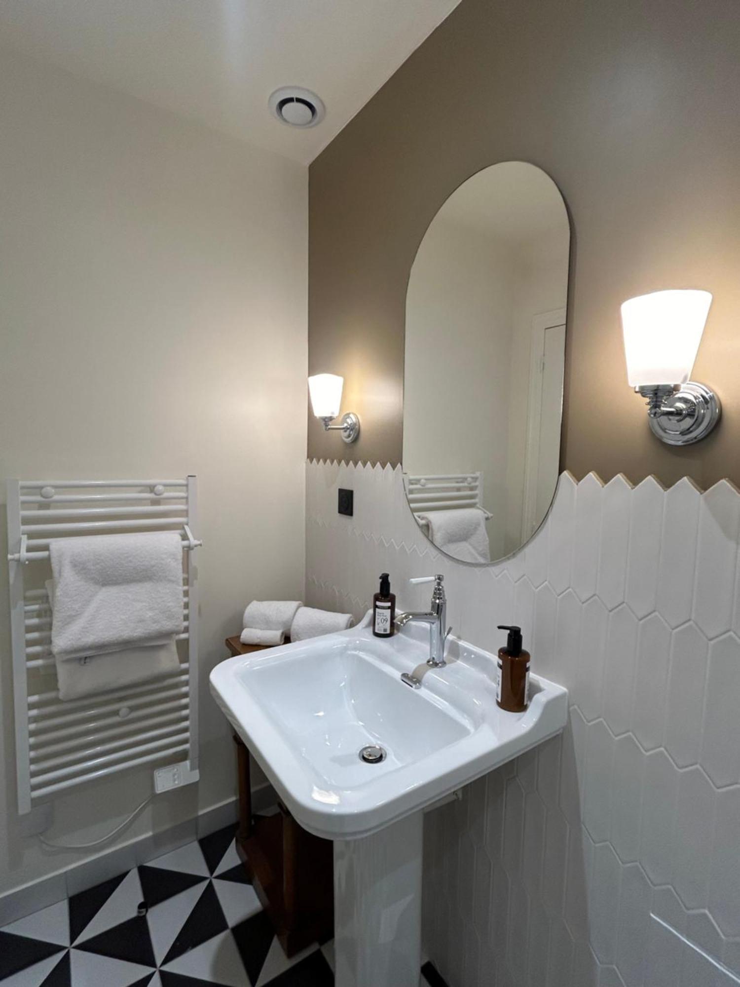 Hotel De La Poste Beaune  Zewnętrze zdjęcie
